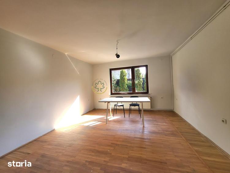 Casa de vanzare in centrul Sibiului 3 camere ?i curte privata - 1