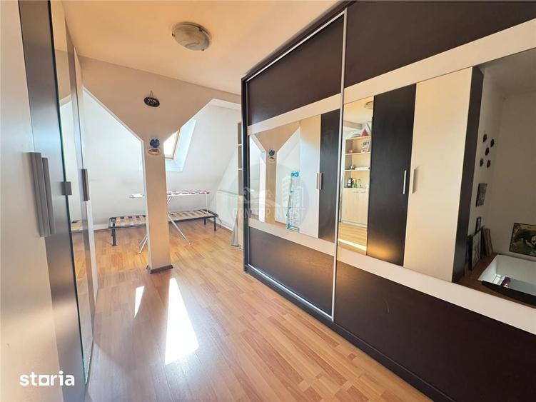 Apartament cu 3 camere decomandat în Vasile Aaron