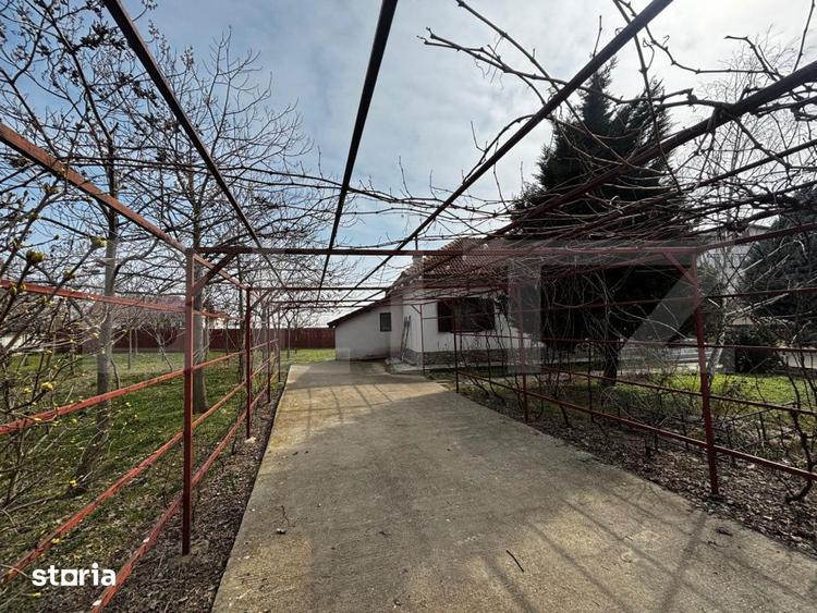 Casă cu 2 camere cu Teren 1267 Mp în Central