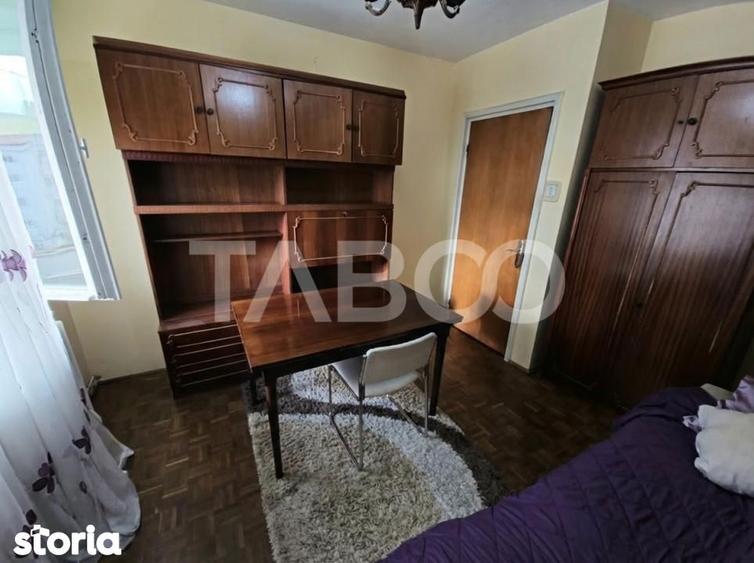 Apartament cu 3 camere decomandat, mobilat în Ștrand