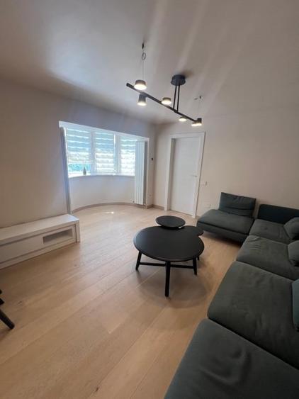 Apartament cu 2 camere semidecomandat, mobilat în Știrbei Vodă