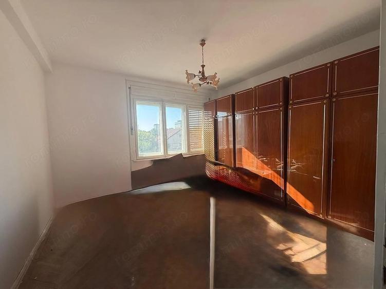 Apartament cu 3 camere decomandat în Take Ionescu