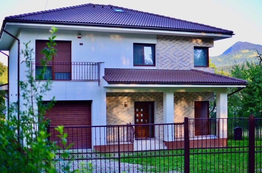 Casă individuală cu 5 camere cu Teren 808 Mp în Noua