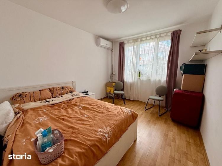 Apartament cu 4 camere decomandat în Drumul Taberei
