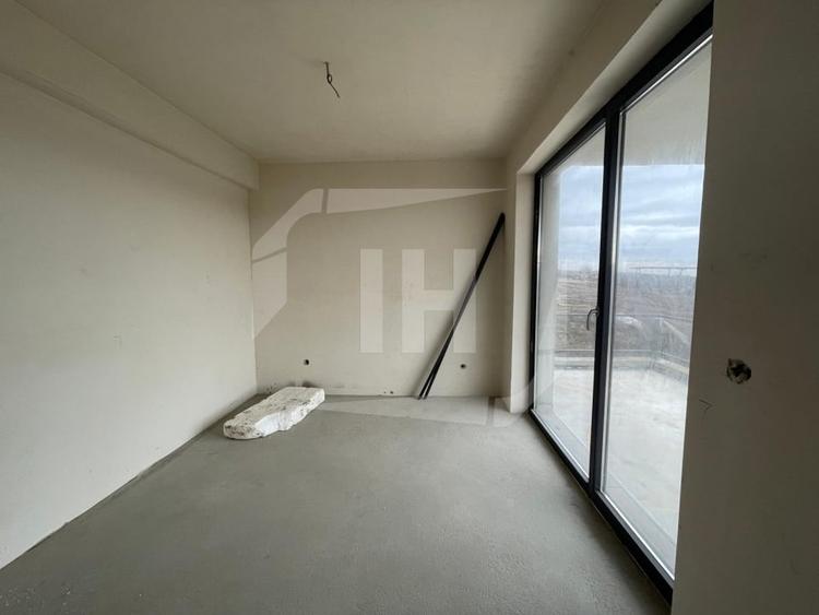 Apartament cu 3 camere semidecomandat în Baciu