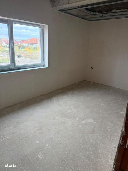 Apartament cu 4 camere în Moșnița Veche