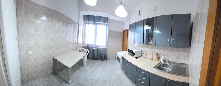 Apartament cu 3 camere decomandat în Nerva Traian