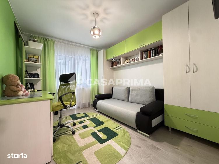 Apartament cu 4 camere decomandat în Nicolina
