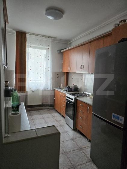 Apartament cu 3 camere decomandat, mobilat în Soarelui