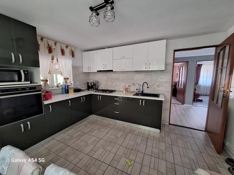 Casă cu 4 camere în Colceag
