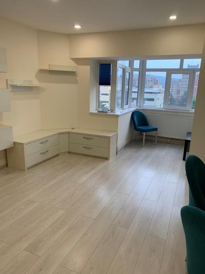 Apartament cu 3 camere semidecomandat în Ultracentral