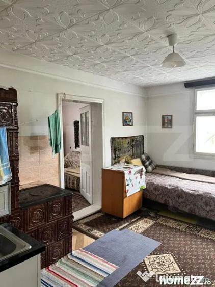 Casă cu 2 camere cu Teren 714 Mp în Siret