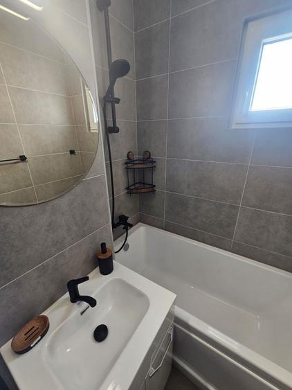 Apartament cu 3 camere decomandat în Vasile Aaron