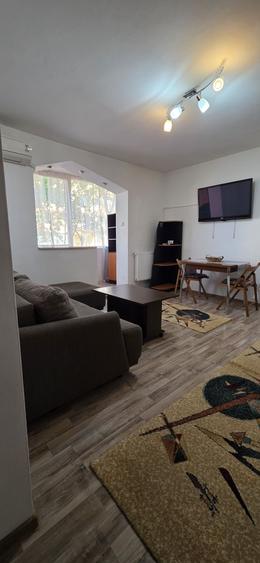 Apartament cu 2 camere semidecomandat în Exterior Vest