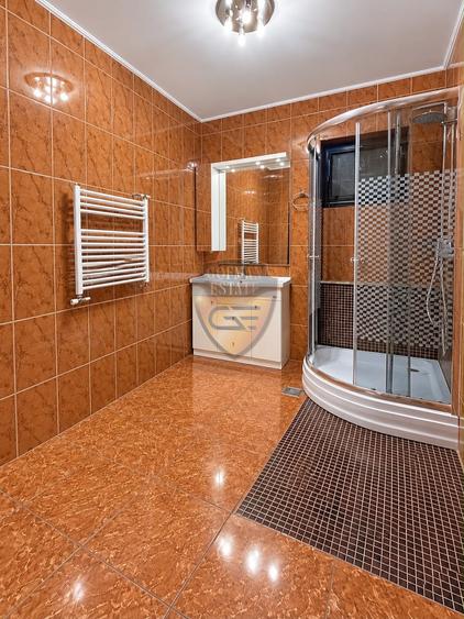 Casă individuală cu 5 camere cu Canalizare în Faleza Nord