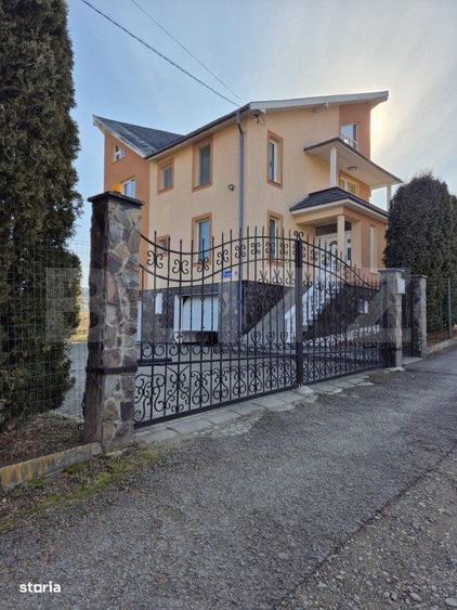 Casă cu 4 camere în Ivănești