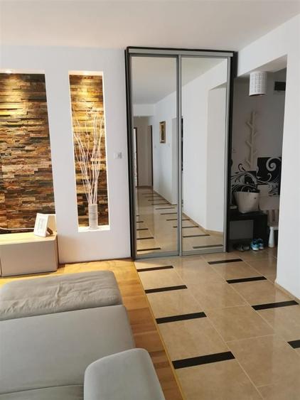 Apartament cu 3 camere decomandat în Andrei Mureșanu