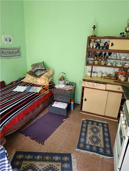 Casă individuală cu 3 camere cu Canalizare în 1 Decembrie