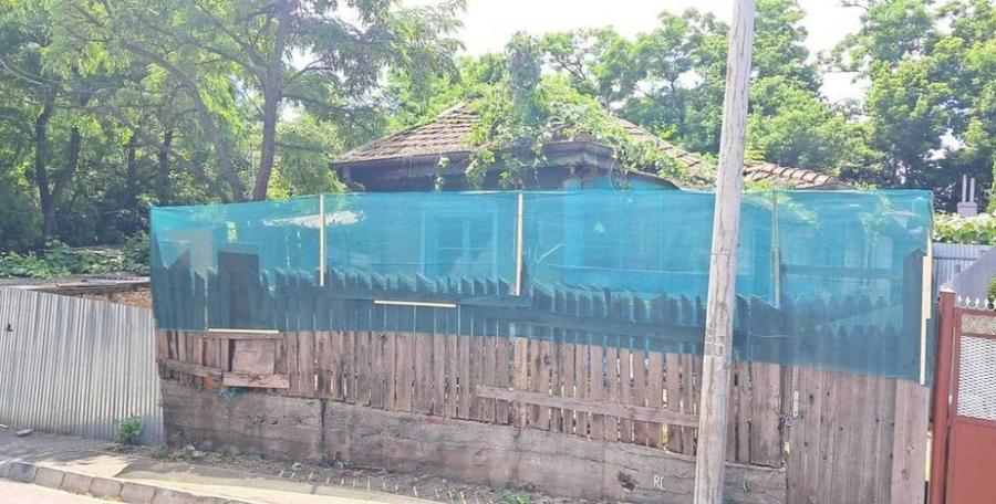 Casă cu 2 camere cu Teren 130 Mp în Tei