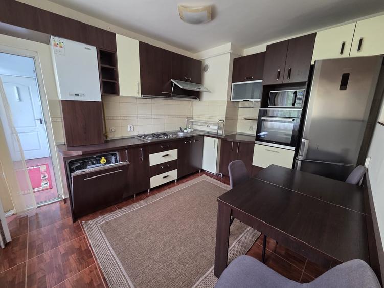 Apartament cu 3 camere decomandat în Gheorgheni
