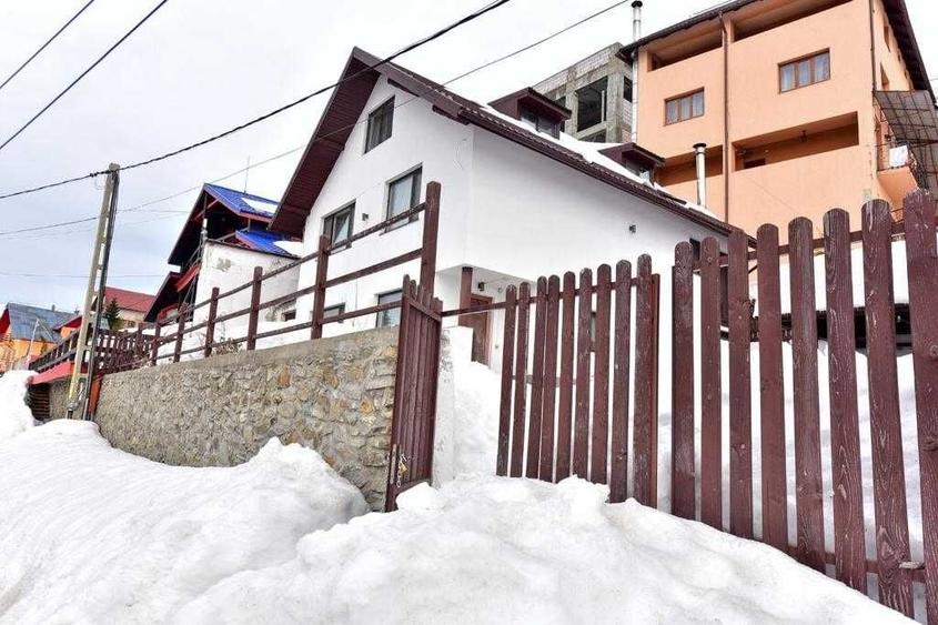 Casă cu 4 camere în Central