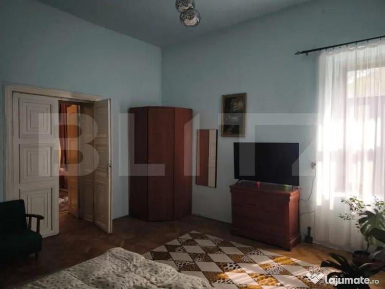 Casă cu 5 camere cu Teren 585 Mp în George Enescu