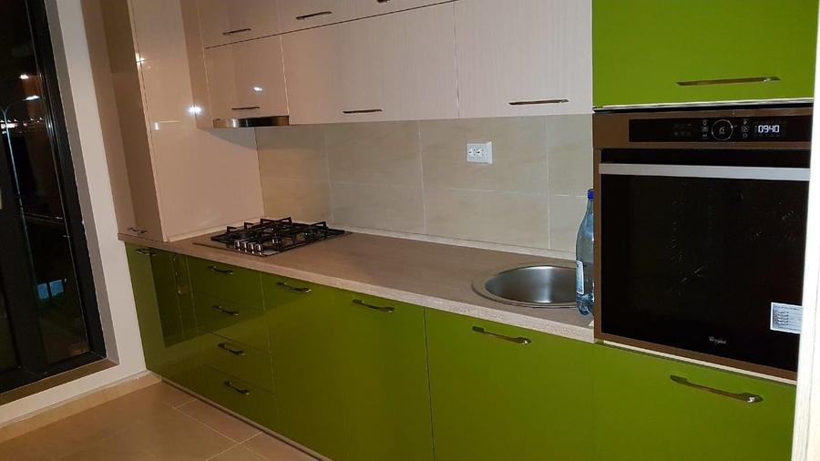Apartament cu 4 camere decomandat, mobilat în Băneasa