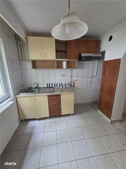 Apartament cu 2 camere semidecomandat în Micro 16