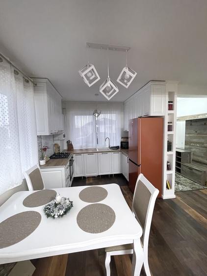 Casă cu 3 camere în Sântandrei
