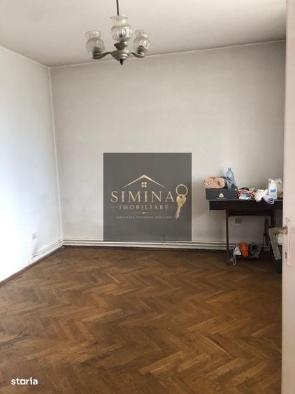 Apartament cu 3 camere în Dâmbu Pietros