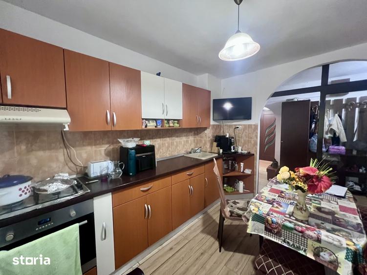 Apartament cu 3 camere decomandat în Soarelui