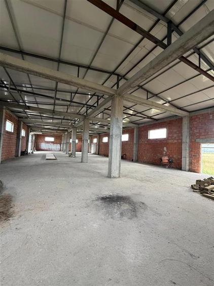 Spațiu industrial, de 596 mp, în Lețcani