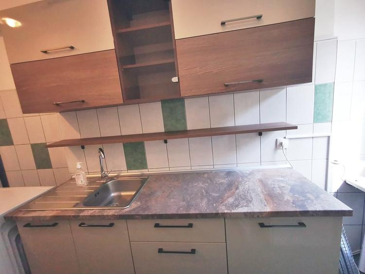 Apartament cu 2 camere decomandat în P-ța Unirii — fotografia 3