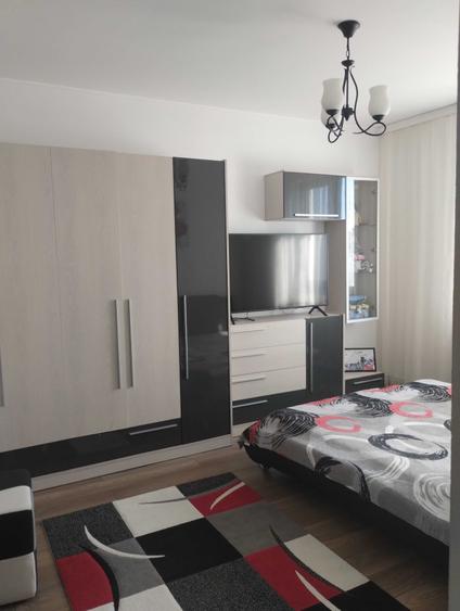 Apartament cu 4 camere decomandat în Prundu