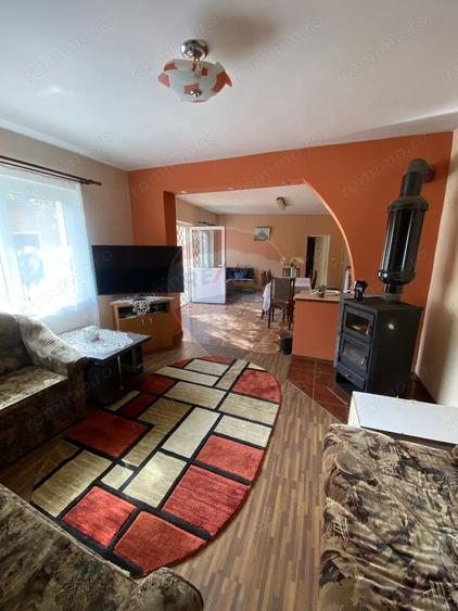 Casă cu 4 camere cu Teren 937 Mp în Ațel