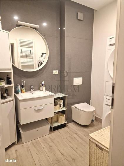Apartament cu 3 camere decomandat în Girocului