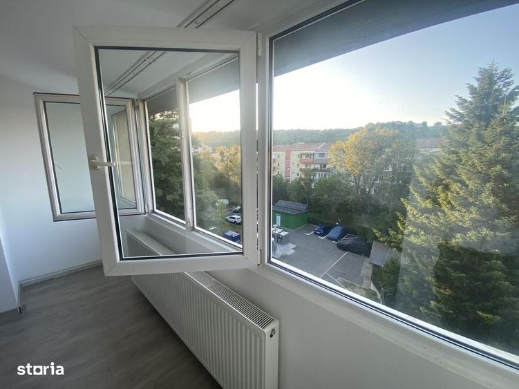Apartament cu 3 camere decomandat în Ciupercenii Noi