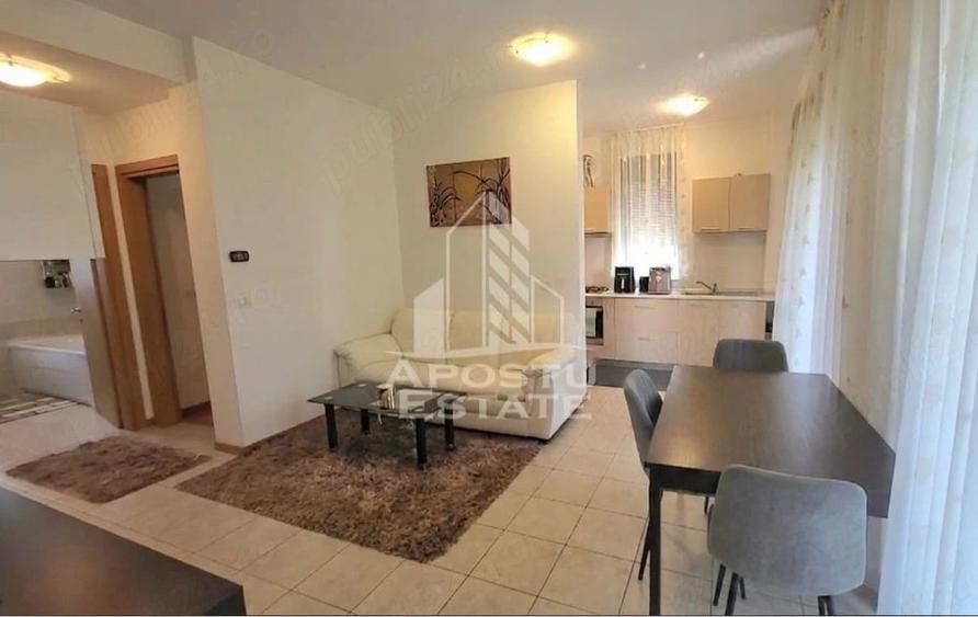 Apartament cu 3 camere semidecomandat în Exterior Vest