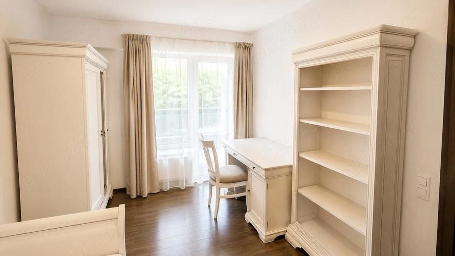 Apartament cu 4 camere decomandat în Plopilor