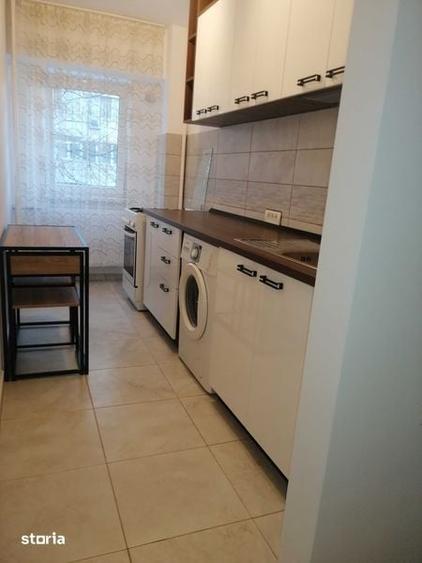 Garsonieră decomandată în Titan