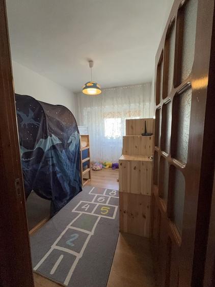 Apartament cu 3 camere decomandat în Central