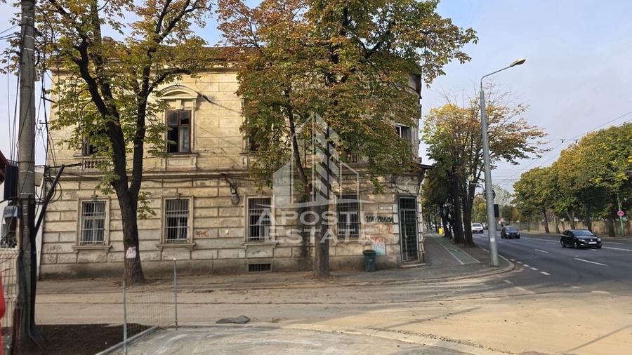 Casă individuală cu 55 camere cu Canalizare în Semicentral