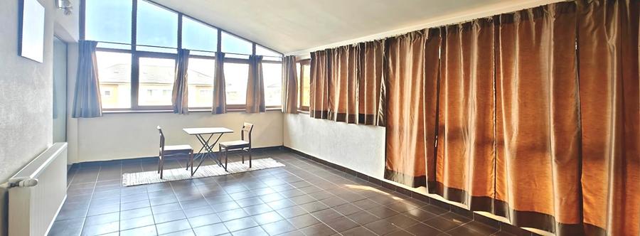Apartament cu 4 camere decomandat, mobilat în Băneasa
