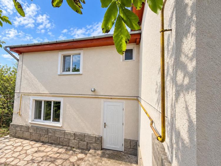 Casă individuală cu 4 camere cu Teren 600 Mp în Copou