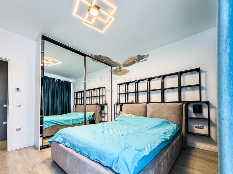 Apartament cu 3 camere semidecomandat, mobilat în Central