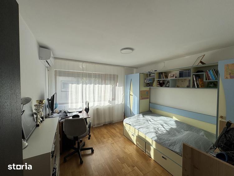 Casă cu 4 camere cu Teren 198 Mp în 1 Decembrie