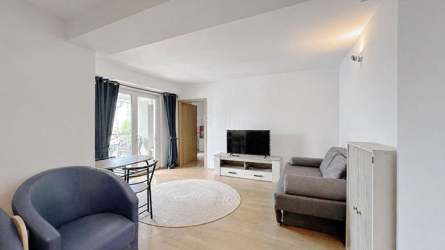 Apartament cu 2 camere semidecomandat în Centrul Civic