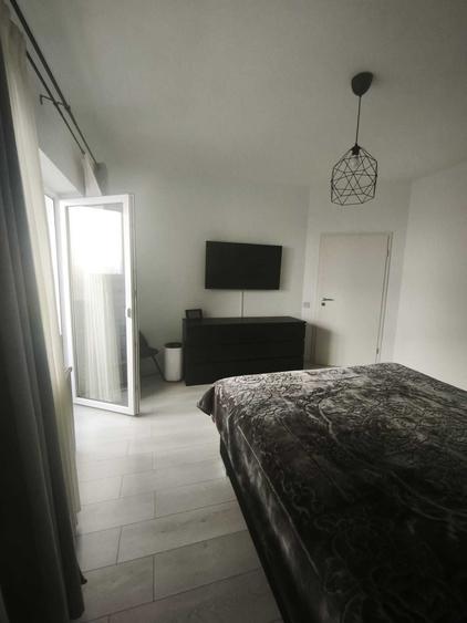 Apartament cu 3 camere semidecomandat în Europa