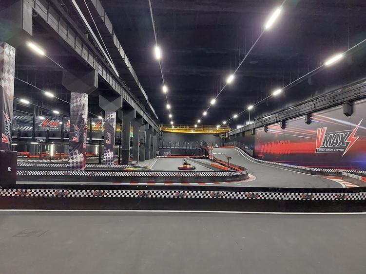 Spațiu industrial, de 5,000 mp, în Titan