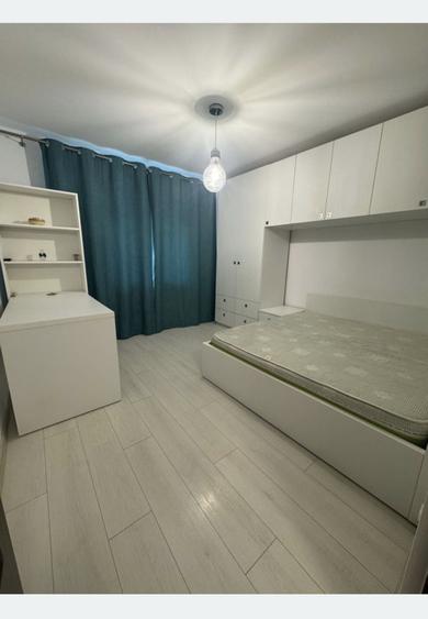 Apartament cu 3 camere decomandat în Mofleni
